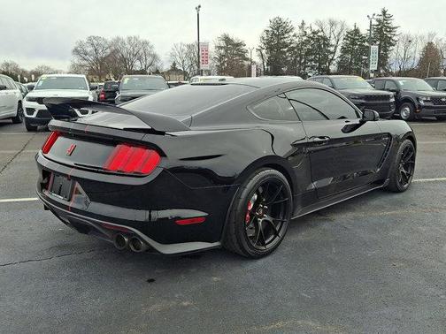 2017 Ford Shelby GT350 Base