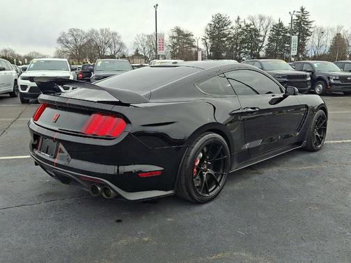 2017 Ford Shelby GT350 Base