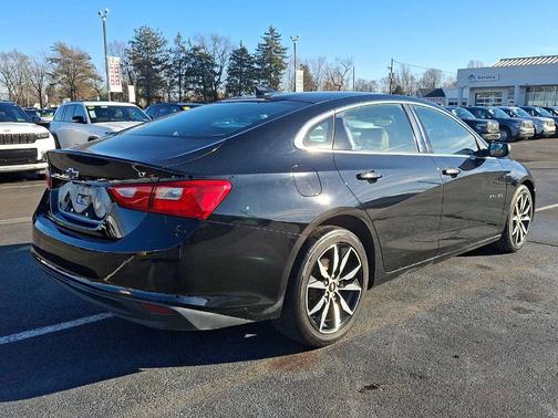 2017 Chevrolet Malibu 1LT