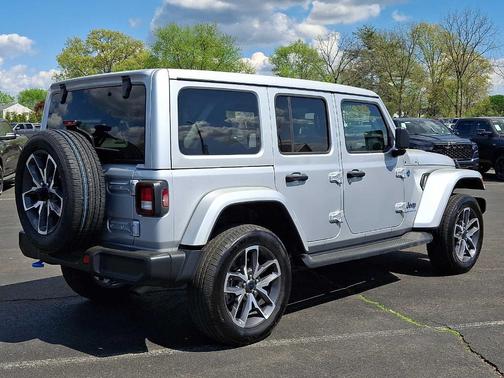 Silver Zynith Clearcoat 2024 Jeep Wrangler 4xe Sport