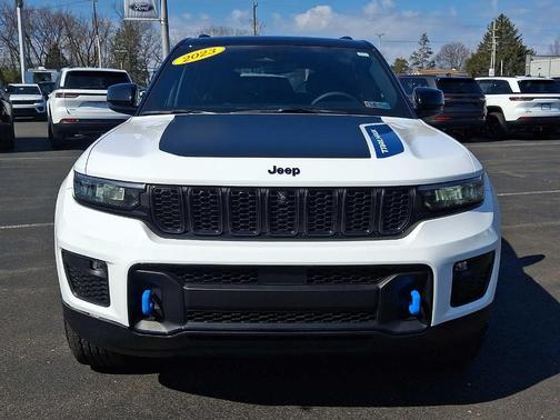 2023 Jeep Grand Cherokee 4xe Trailhawk