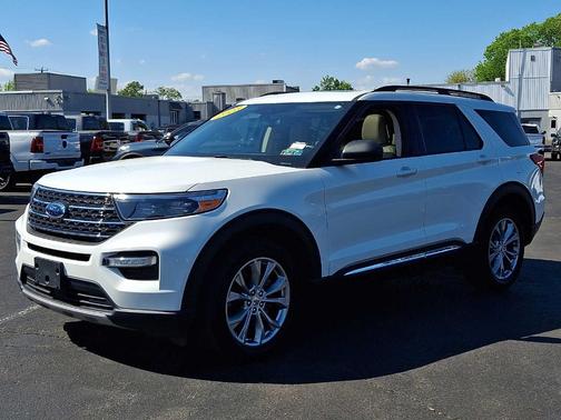 Star White 2023 Ford Explorer XLT