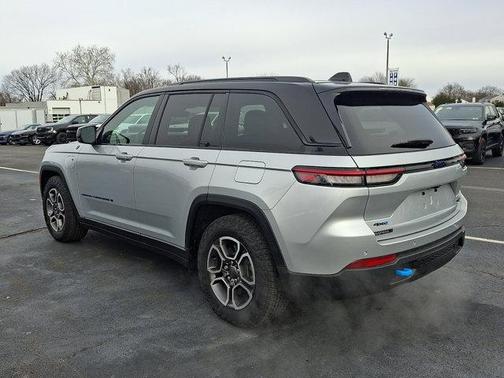 2023 Jeep Grand Cherokee 4xe Trailhawk