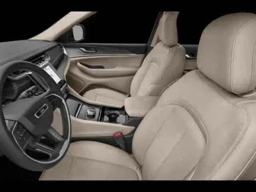 Bright White Clearcoat 2025 Jeep Grand Cherokee Laredo