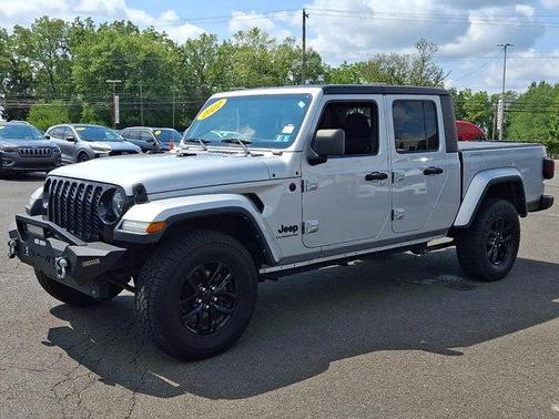 Silver Zynith Clearcoat 2022 Jeep Gladiator Sport