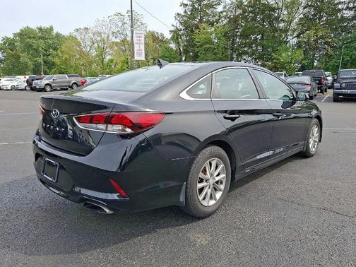 2018 Hyundai SONATA SE