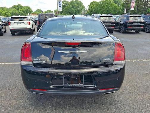 2018 Chrysler 300 S