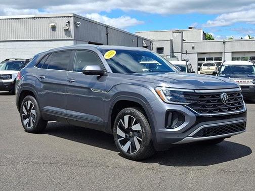 Platinum Gray Metallic 2025 Volkswagen Atlas Cross Sport 2.0T SE w/Technology
