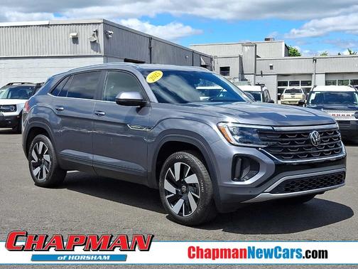 Platinum Gray Metallic 2025 Volkswagen Atlas Cross Sport 2.0T SE w/Technology