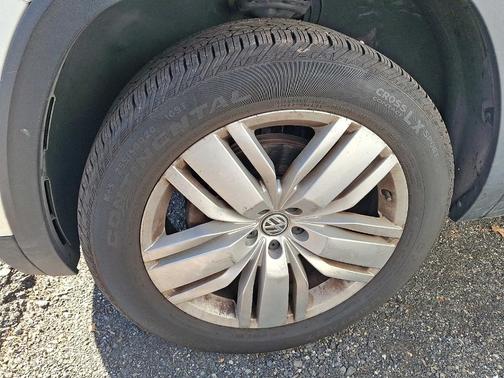 2018 Volkswagen Atlas 3.6L SEL Premium