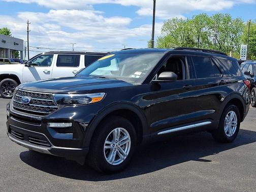 Agate Black Metallic 2023 Ford Explorer XLT