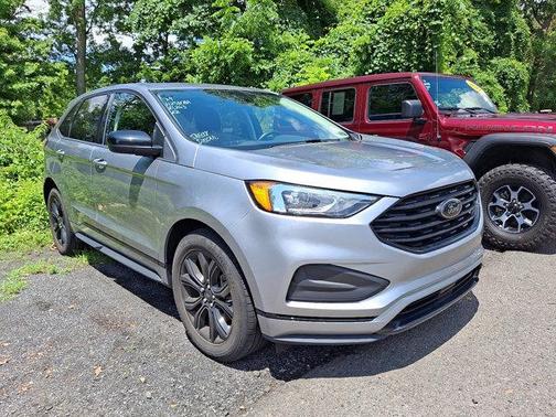 2022 Ford Edge SE