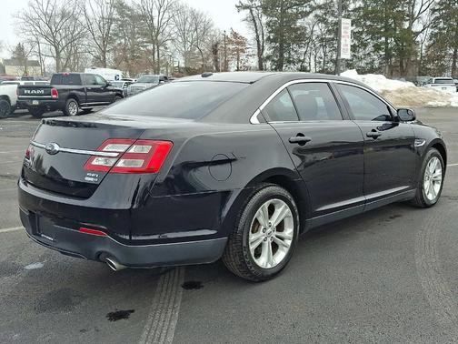 2017 Ford Taurus SEL