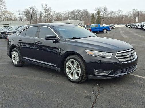2017 Ford Taurus SEL