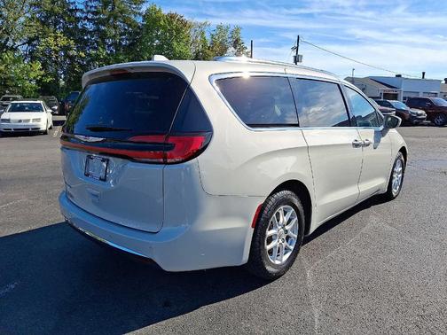 2021 Chrysler Pacifica Touring-L