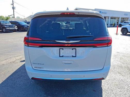 2021 Chrysler Pacifica Touring-L