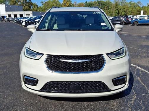 2021 Chrysler Pacifica Touring-L