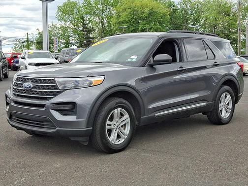 Carbonized Gray 2024 Ford Explorer XLT