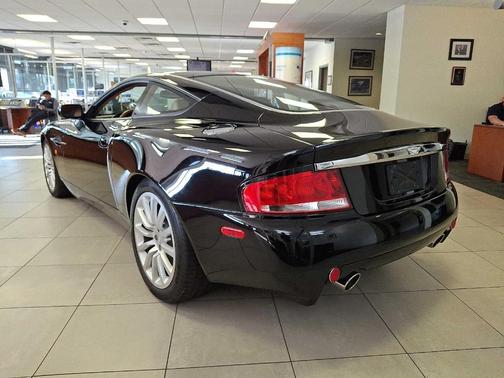 2002 Aston Martin V12 Vanquish 