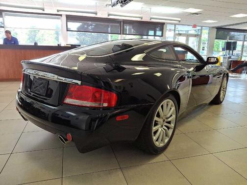 2002 Aston Martin V12 Vanquish 