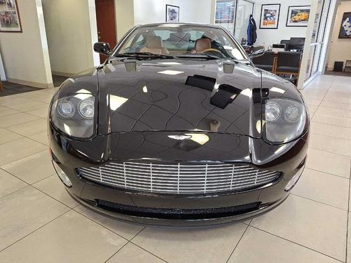 2002 Aston Martin V12 Vanquish 