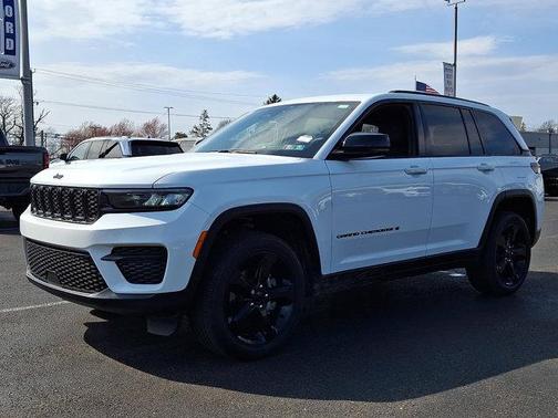 2024 Jeep Grand Cherokee Laredo