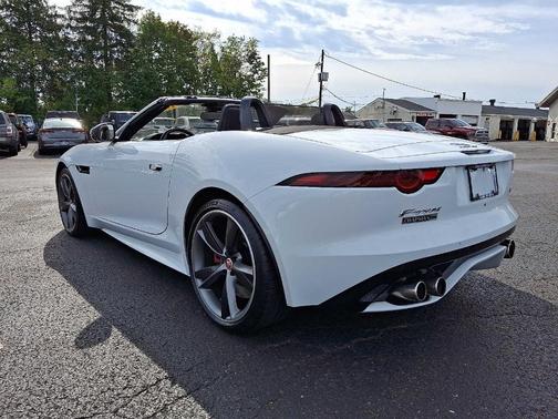 2018 Jaguar F-TYPE R