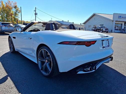 2018 Jaguar F-TYPE R