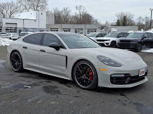 2019 Porsche Panamera GTS