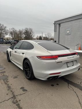 2019 Porsche Panamera GTS