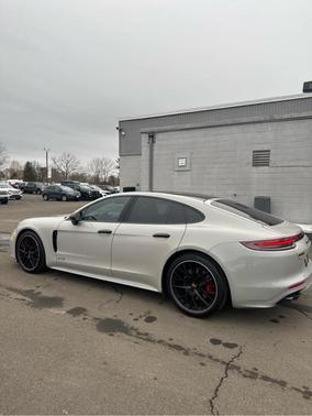 2019 Porsche Panamera GTS