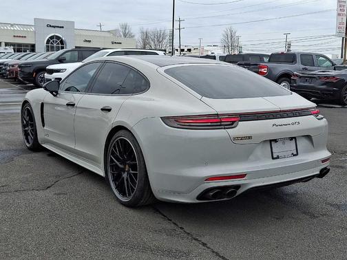 2019 Porsche Panamera GTS