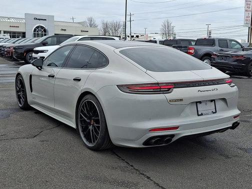 2019 Porsche Panamera GTS