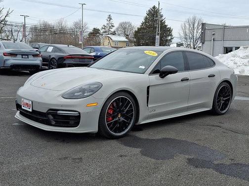2019 Porsche Panamera GTS