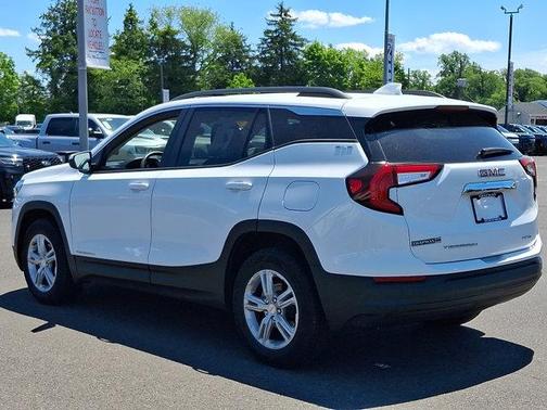 Summit White 2022 GMC Terrain SLE