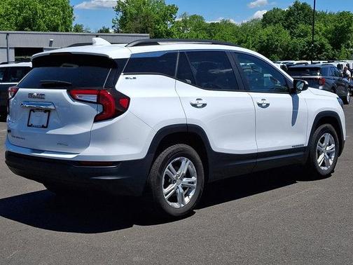 Summit White 2022 GMC Terrain SLE