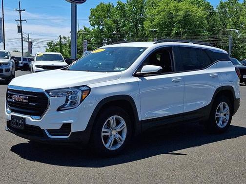 Summit White 2022 GMC Terrain SLE