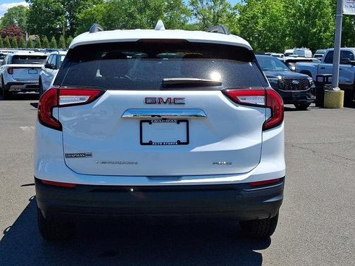 Summit White 2022 GMC Terrain SLE