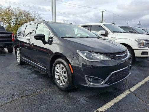 2019 Chrysler Pacifica Touring-L
