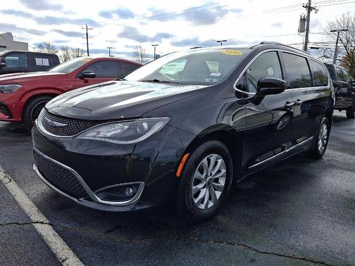 2019 Chrysler Pacifica Touring-L