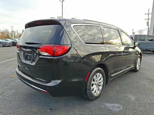 2019 Chrysler Pacifica Touring-L