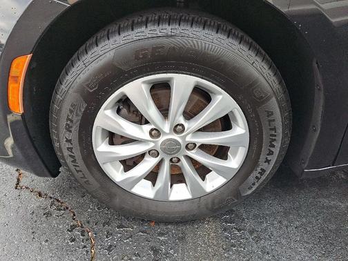 2019 Chrysler Pacifica Touring-L