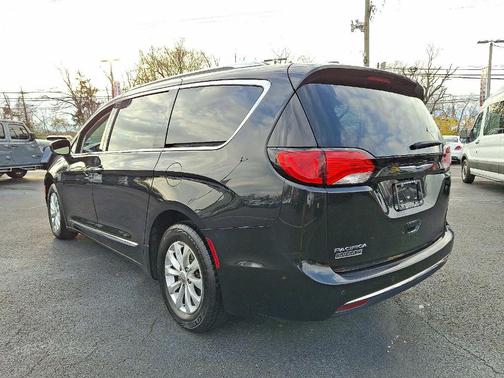 2019 Chrysler Pacifica Touring-L