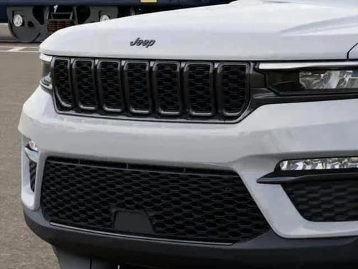 Bright White Clearcoat 2025 Jeep Grand Cherokee Limited
