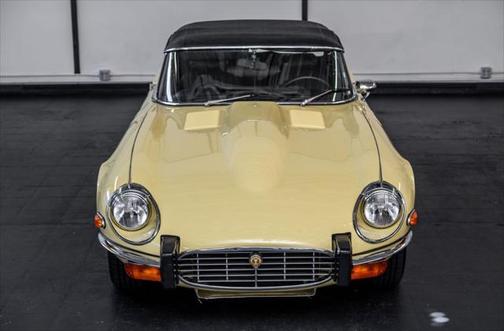 1974 Jaguar XKE Base
