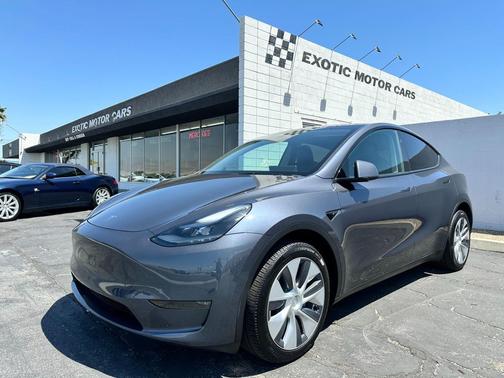 Midnight Silver Metallic 2023 Tesla Model Y Long Range Dual Motor All-Wheel Drive