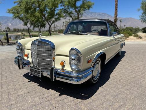 1969 Mercedes-Benz 280SE Base