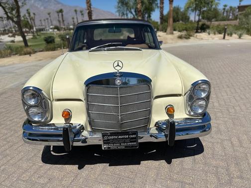1969 Mercedes-Benz 280SE Base