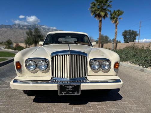 Magnolia 1991 Bentley Continental conv