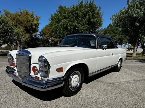 1970 Mercedes-Benz 280SE Base